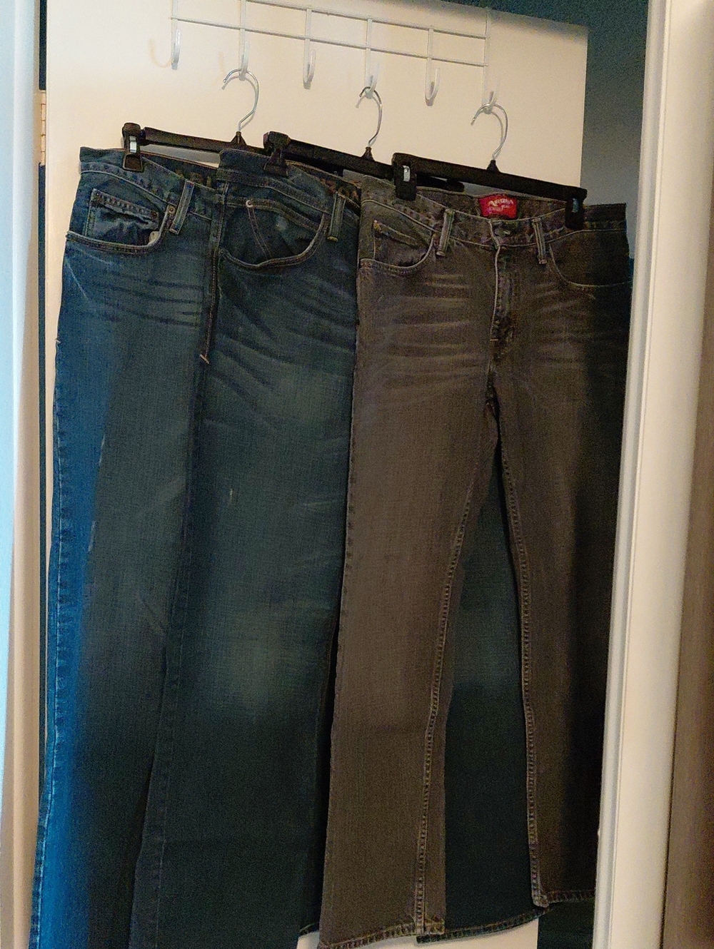 Arizona Men's Blue and Gray Jeans. 3 Pair, 32x32 Relaxed Straight, Boot, Sneaker